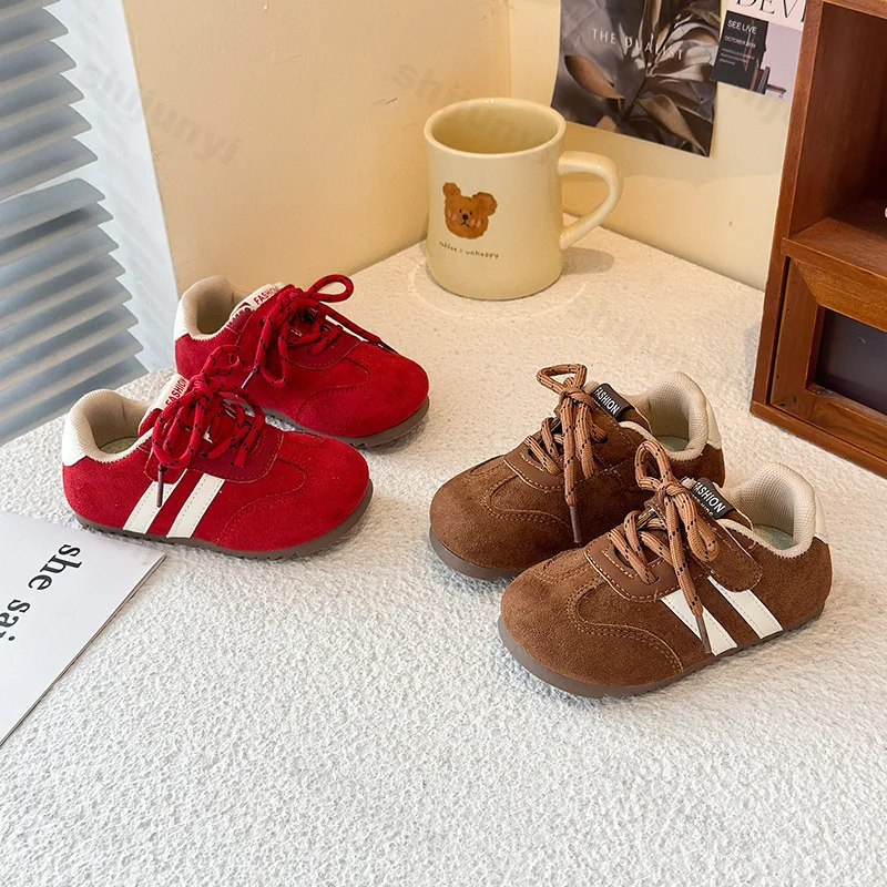 

Детские кроссовки, весна 2026, нескользящие детские повседневные кроссовки на мягкой подошве для мальчиков и девочек, модная спортивная обувь на плоской подошве для малышей