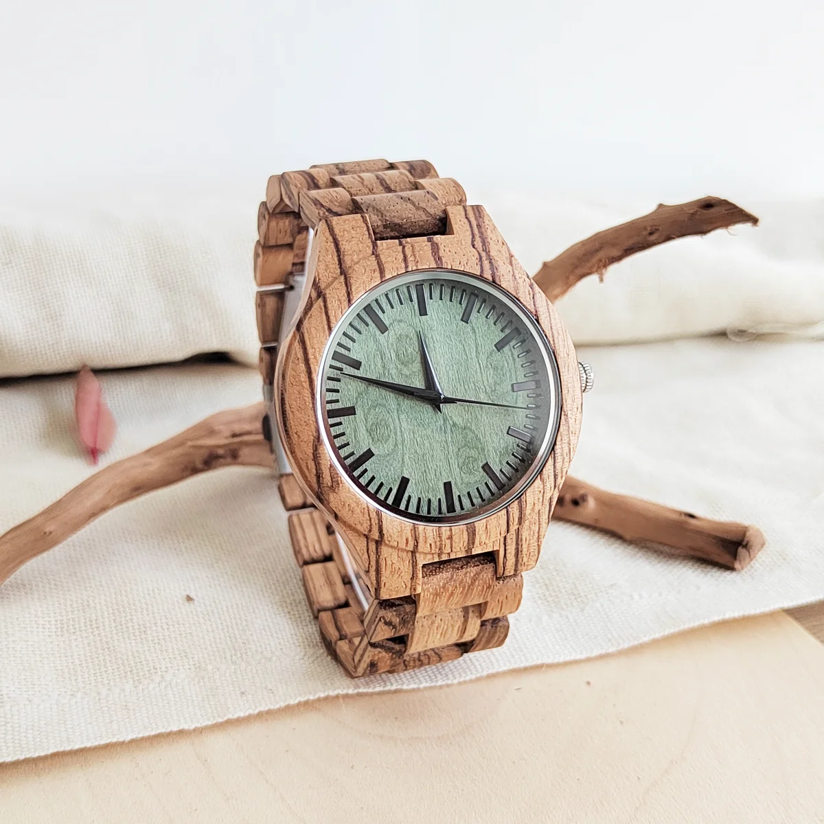 Orologi da polso Vintage in legno per uomo e donna orologio con cinturino in pelle orologi in legno al quarzo regalo di compleanno da uomo