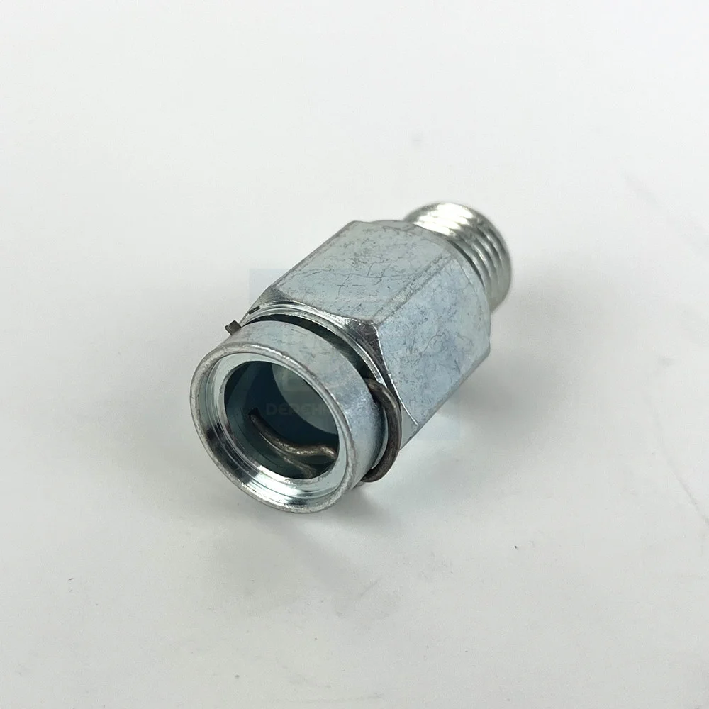 

1790128 1905884 1755194 One Piece Sania P G R T Truck Clutch Cylinder Servo Hose Connector