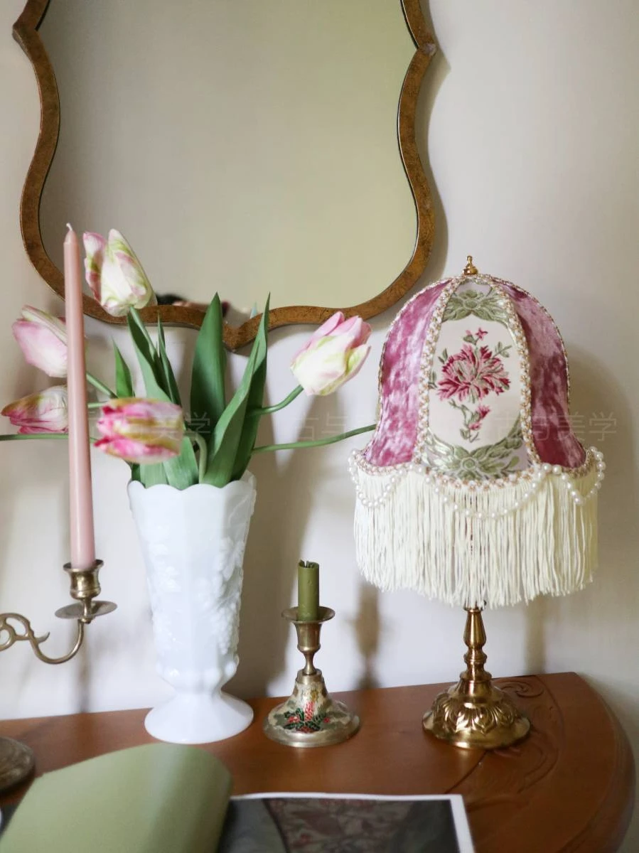 

Velvet pink flower table lamp Traditional medieval nostalgic copper table lamp Retro handmade cloth lampshade table lamp