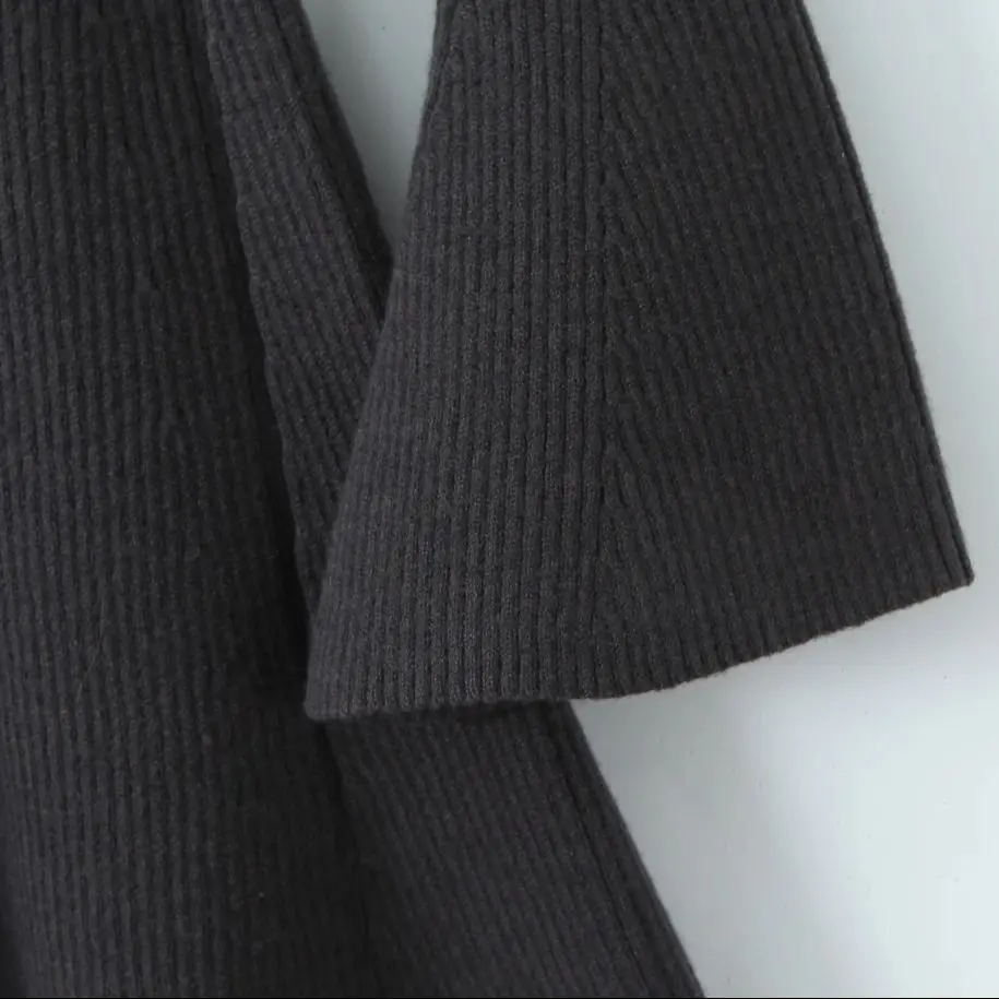 فستان سترة محبوك بأكمام طويلة وياقة عالية مثير لعام 2025 فستان نسائي قصير بخصر نحيف متأرجح فساتين تريكو رداء بني