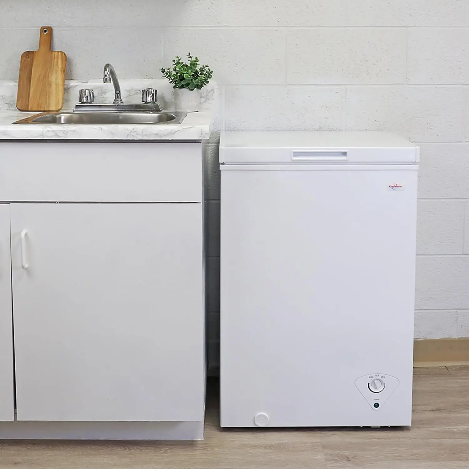 3.5 cu ft (99L), White, Manual Defrost Deep Freeze, Storage Basket, Space-Saving Flat Back, Front-Access Defrost Drain