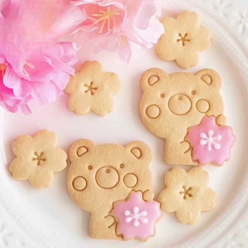 Cute Cartoon Bear Hug Bear Love Heart Cherry Blossom Cookie Pressed Cutter Animal Biscuit Stamp DIY Home Mold For Cakes Pastry