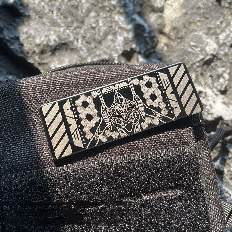 Insignias tácticas reflectantes de nailon EVA – Diseños anime - imagen 4