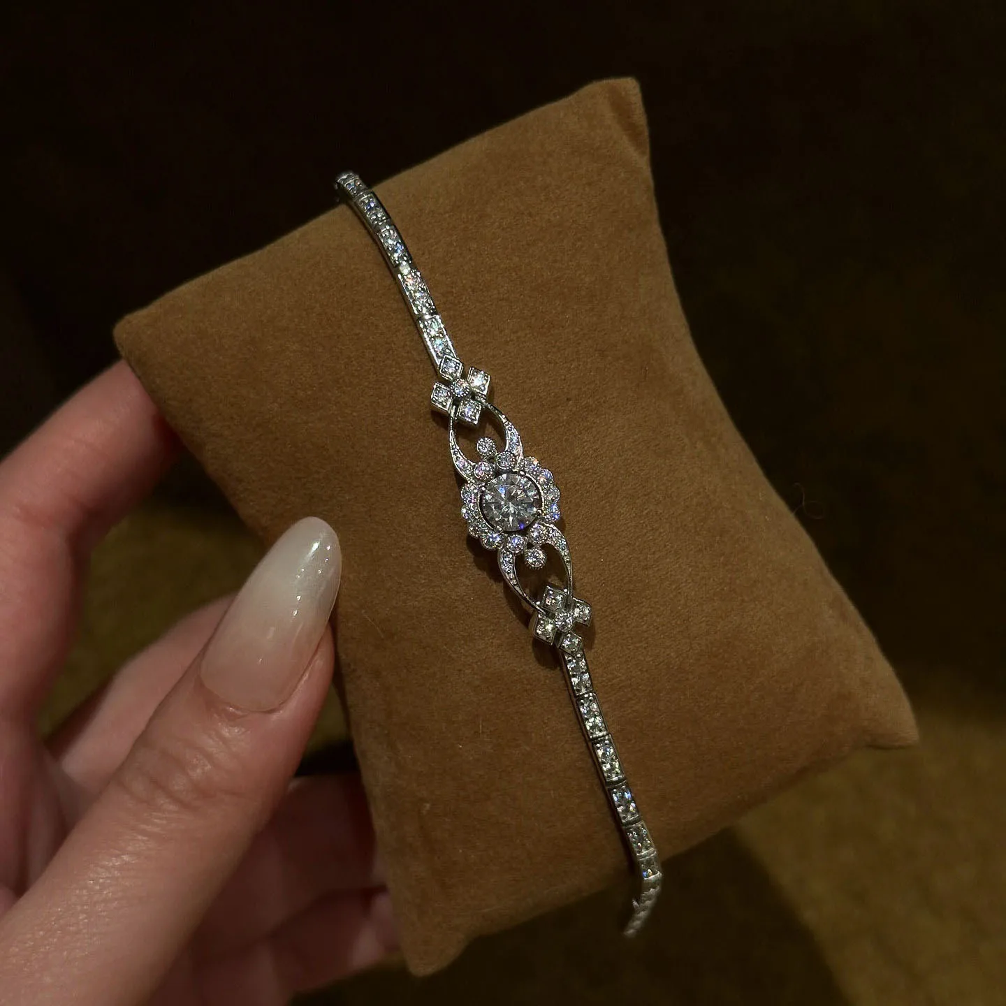 Classic Sparkling Full Diamond Double Ring Buckle Bracelet Elegant Luxury Fashion Sparkling Bracelets for women Wedding Jewelry