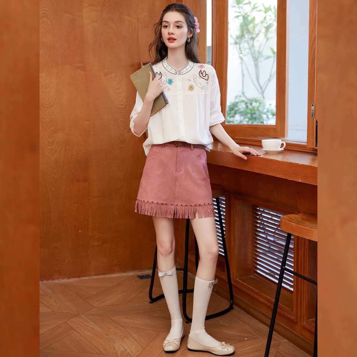 LOUIS YAO New Retro Embroidered Women's T-shirt 2025 Autumn Drop Shoulder Sleeves Contrast Color Long Sleeve Women Tees Top