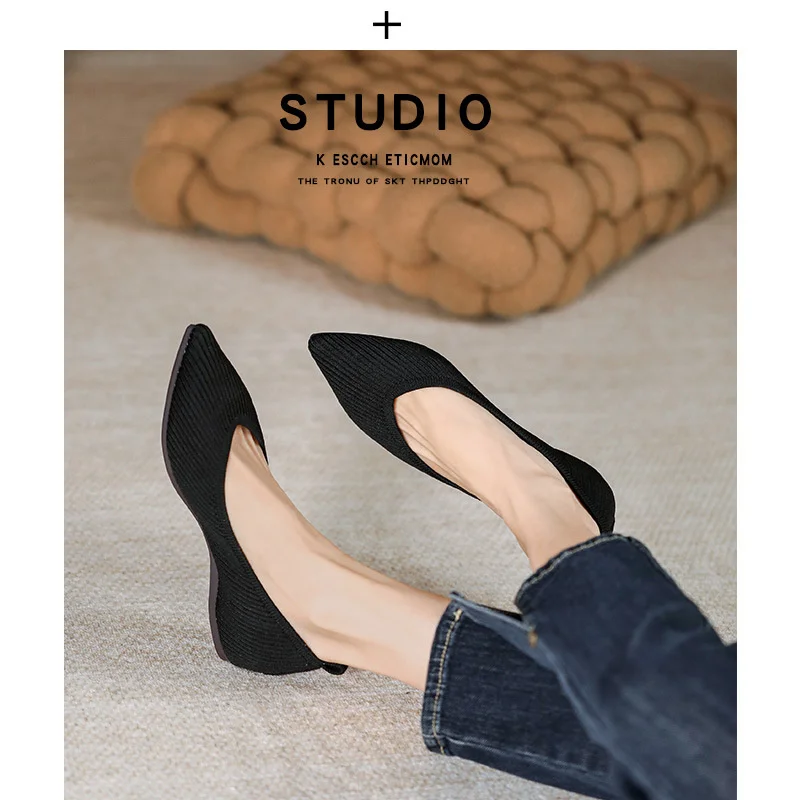 Nuove donne di moda scarpe a punta piatte in tinta unita lavorate a maglia Slip on scarpe Casual in rete traspirante con fondo morbido mocassini da balletto