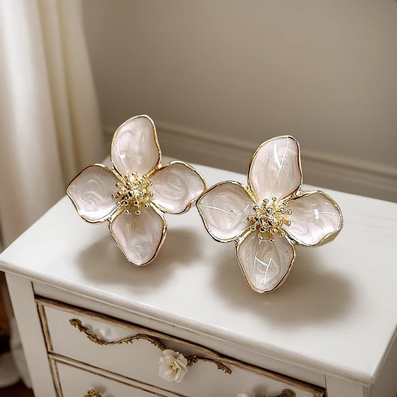2025 Fashion Korean Women Retro Drip Glaze Red Flower Earrings Women for Delicate Earrings Luxury Couple Engagement Jewelry Gift