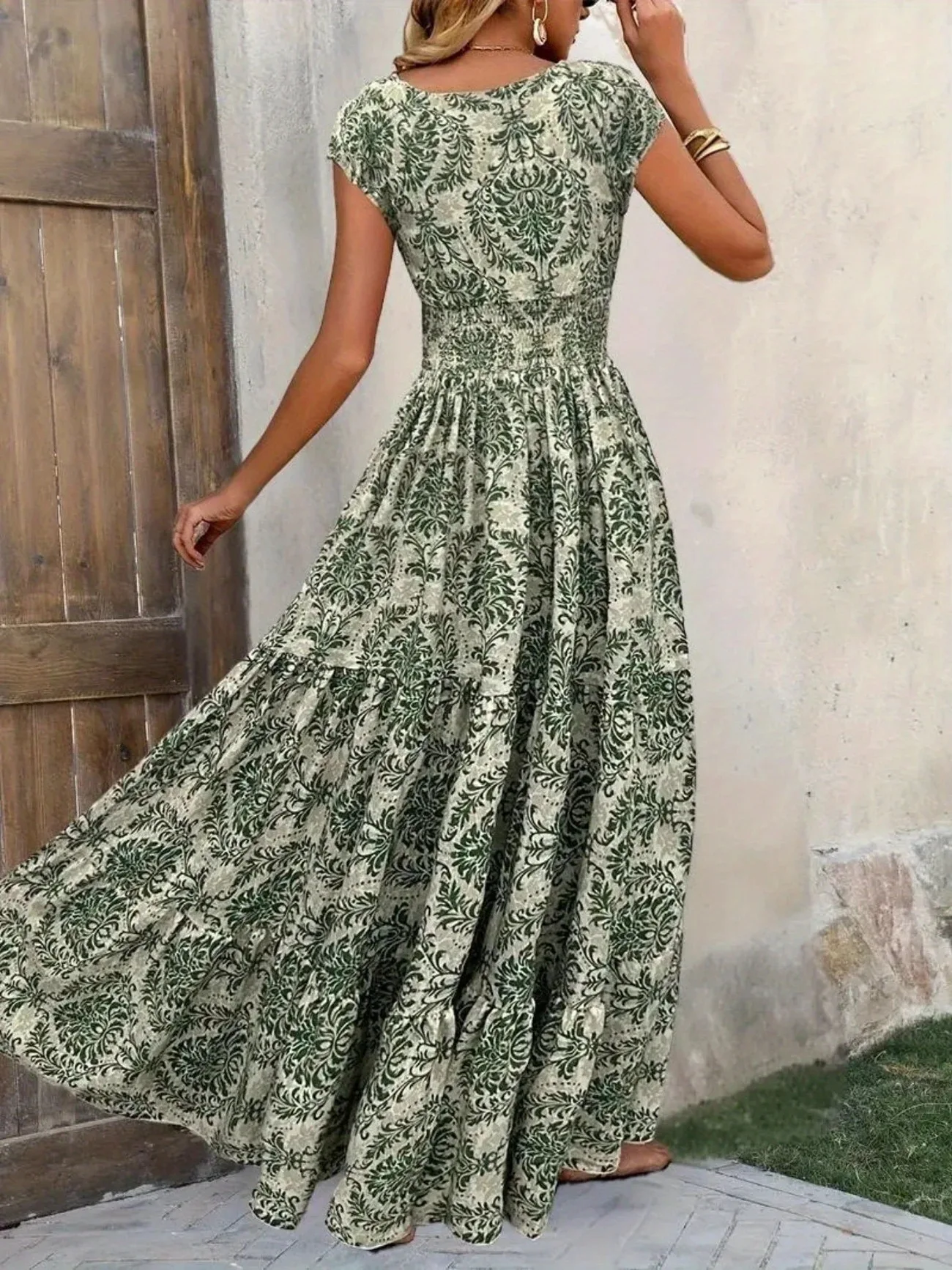 Damen Boho Blumen-Maxikleid mit V-Ausschnitt, kurzen Ärmeln, geraffter Taille, gestuften Rüschen, langes Strand- und Urlaubskleid – Detail 2