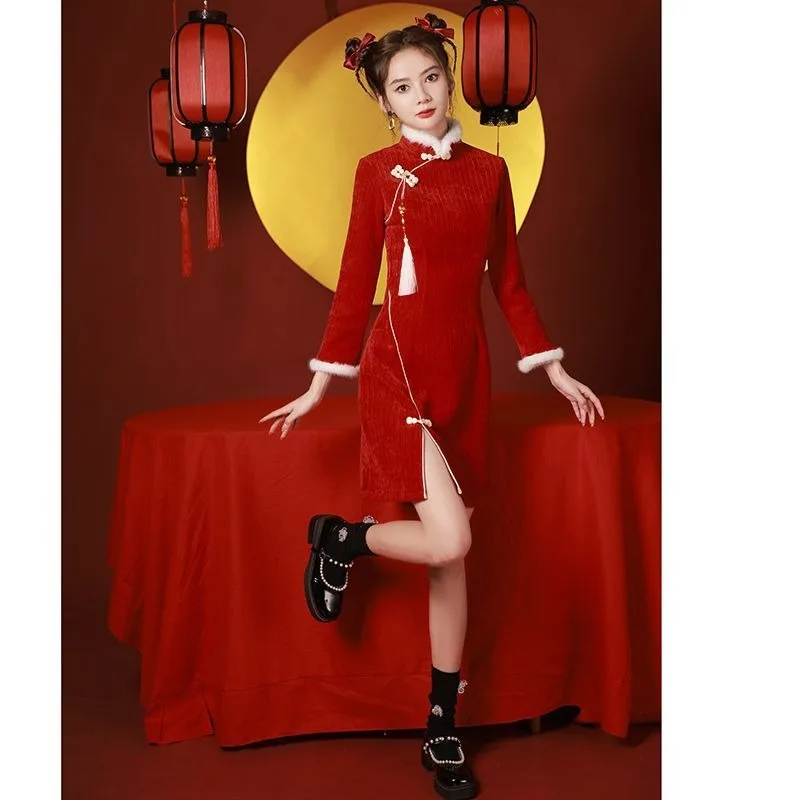 2025 Red Cheongsam Traditional Chinese Costume Qipao Long Dress Fluffy Clothes New Year for Women Birthday Party Outfits