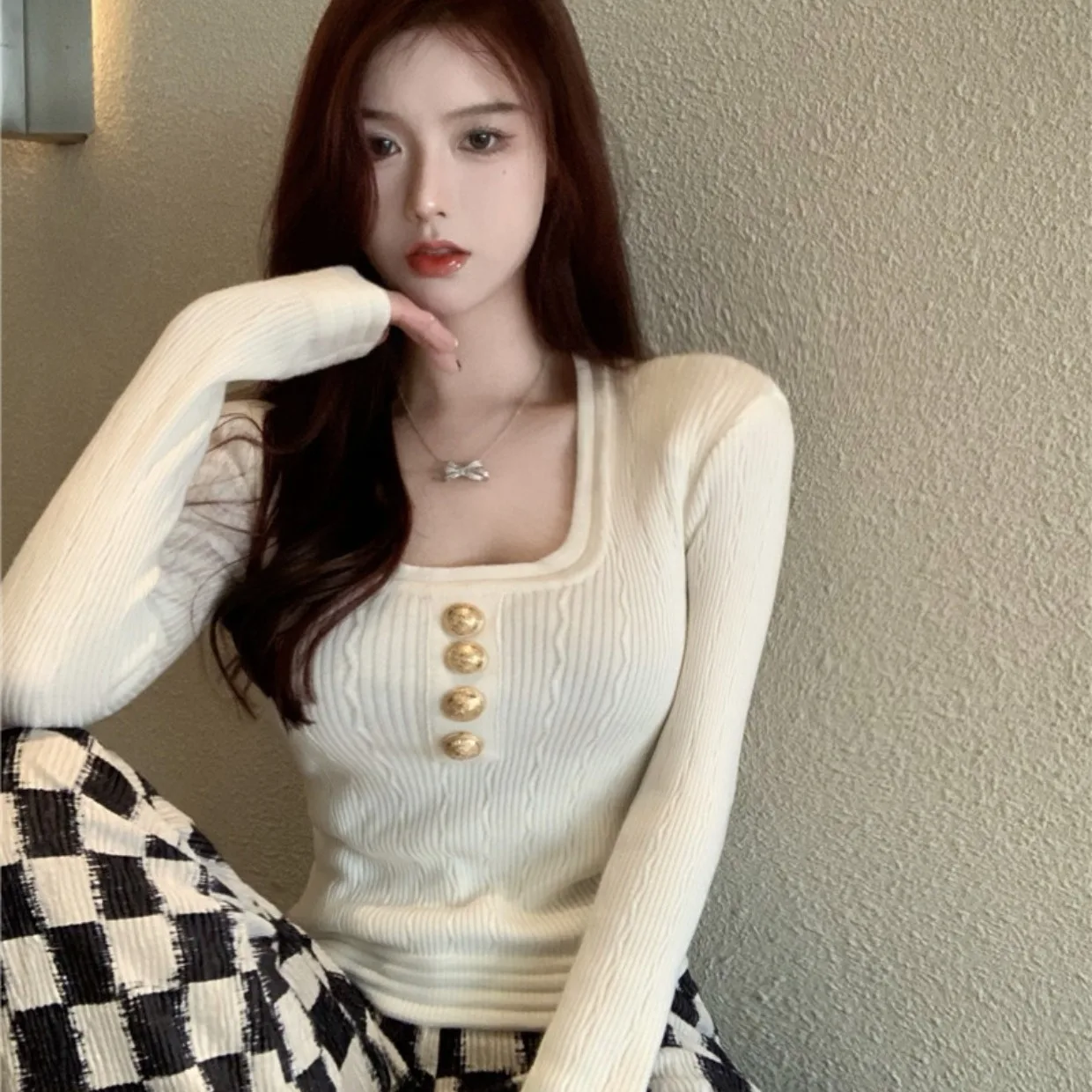 Maglione lavorato a maglia slim fit da donna Design con bottoni pesanti Autunno Inverno Nuovo Sle Abbigliamento interno Base Top coreano Sle Long Sve