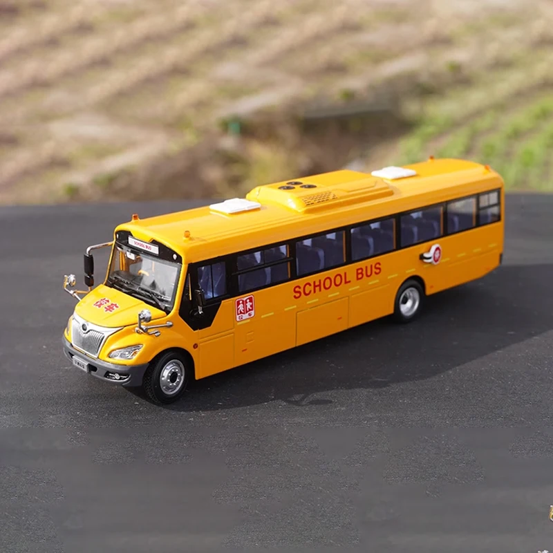 

Diecast 1:42 Scale Yutong School Bus S11 Alloy Car Model Finished Product Simulation Toy Collection Static Model Display
