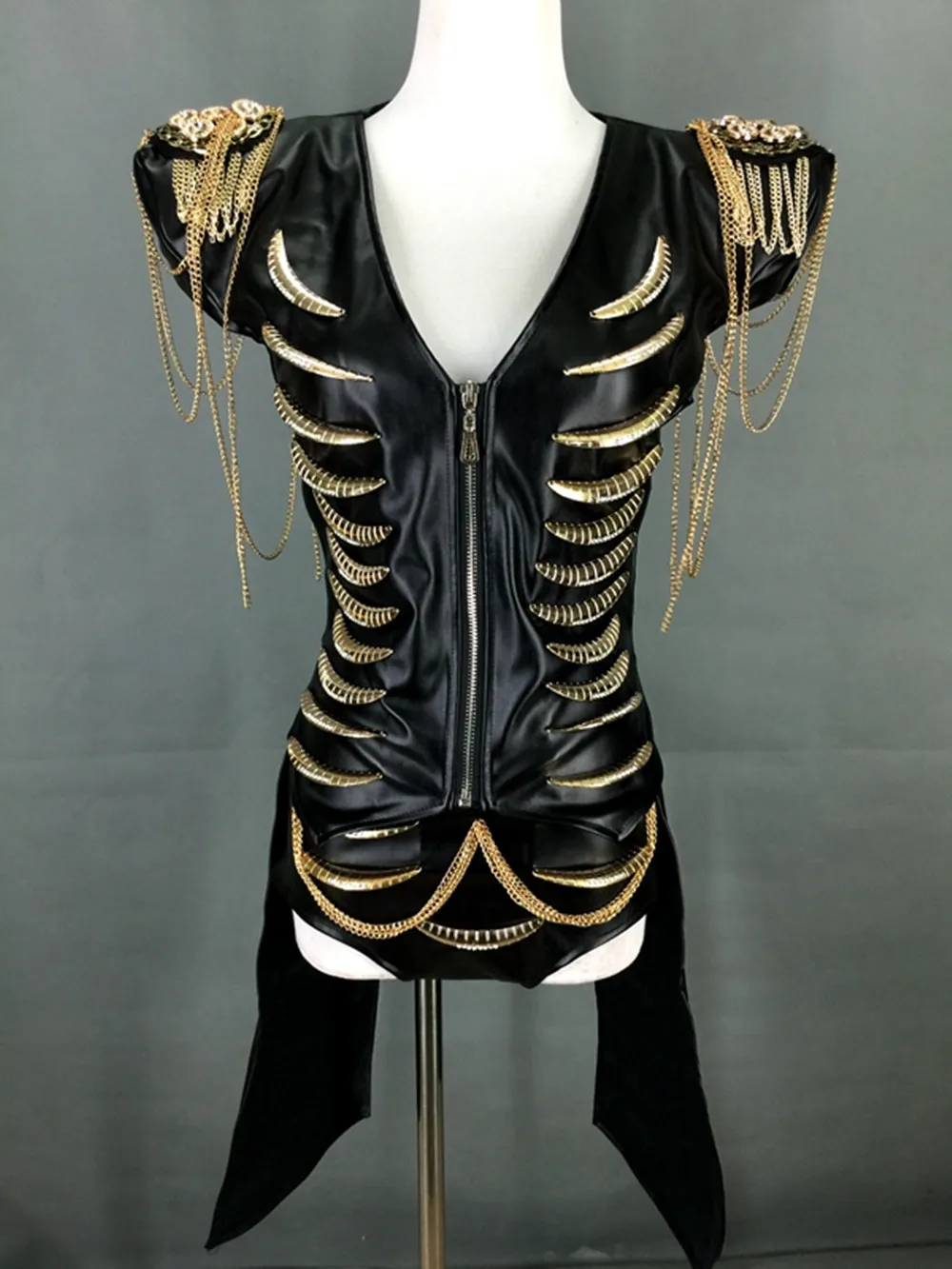 2025 ملهى ليلي Dag Queen زي المرأة سلسلة معدنية سوداء بولي Leather بدلة جلدية أنثى نادي المغني DJ الهذيان الزي حرق رجل زي