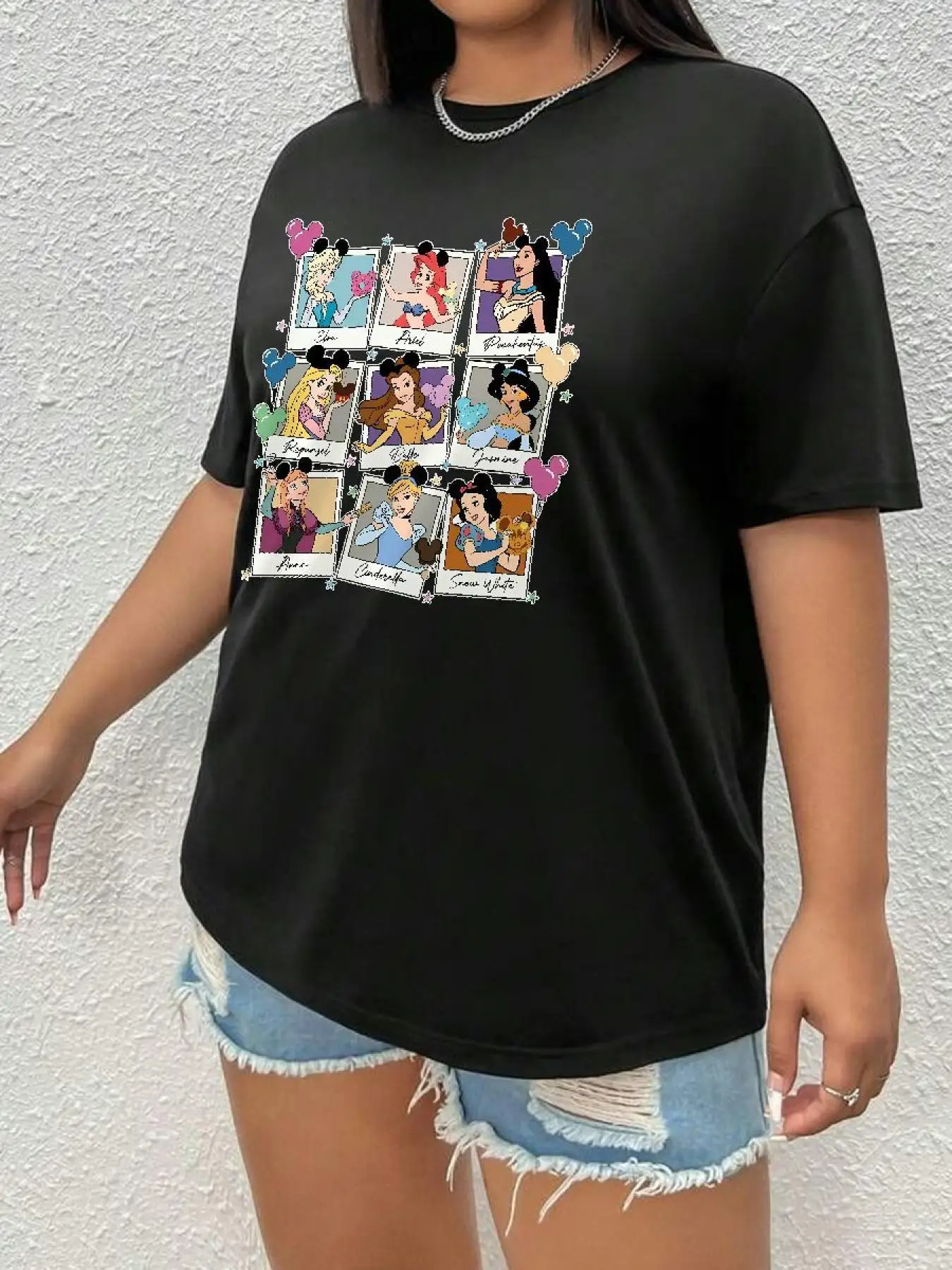 

Plus - Size Black Round Neck T - Shirt with Princess - themed Print: Enchanting and Nostalgic