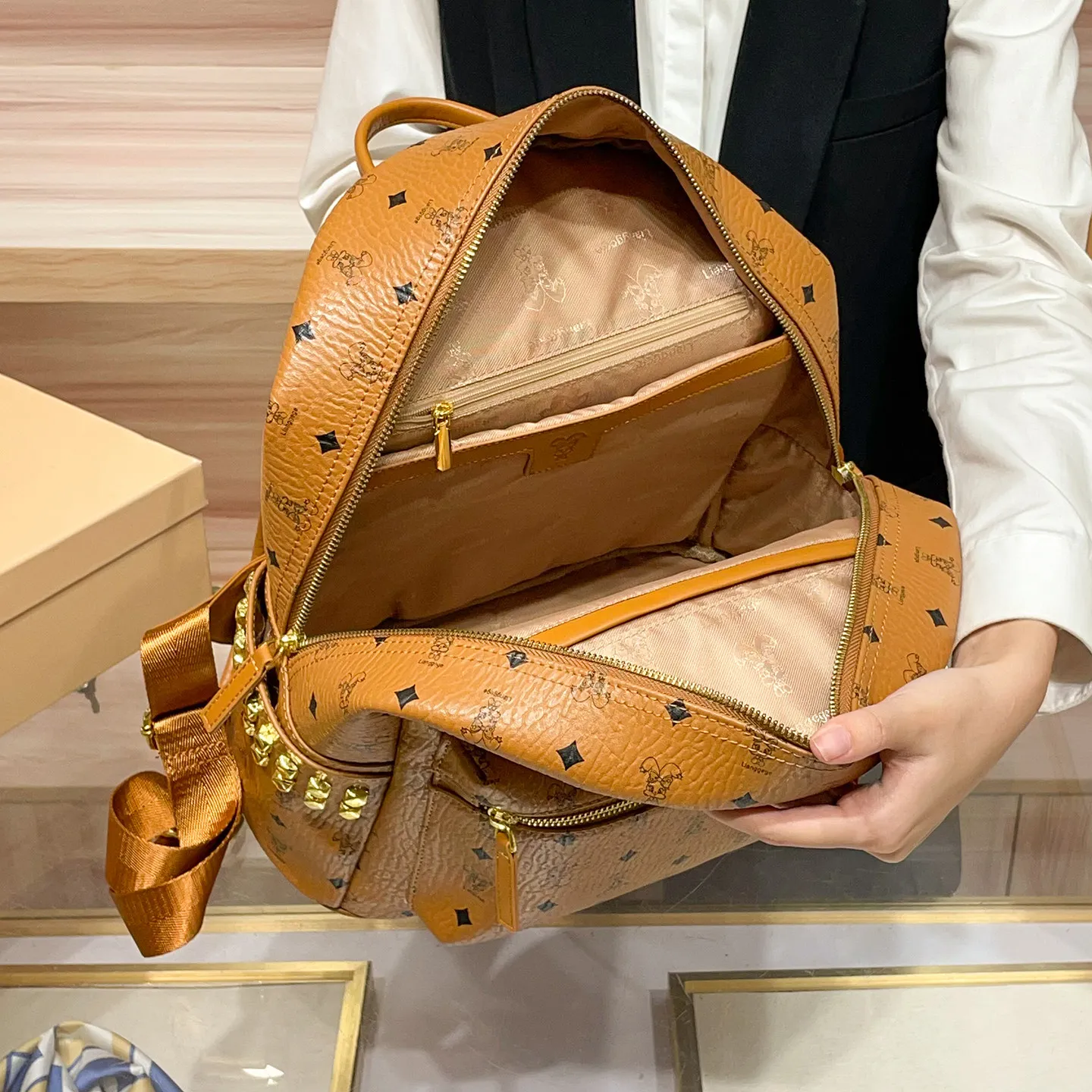 Luxury Minimalist Vintage Diaper Bag Women's Large Capacity Designer Tote Elegant Classic Fashionable Stylish Commuter Shoulder - view 4
