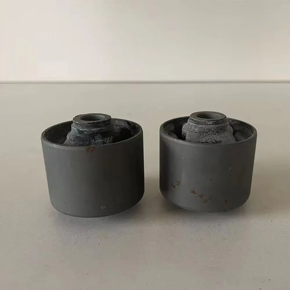 2PCS Front Lower Suspension Control Arm Bushing MR374574 for Mitsubishi Pajero V73 2001 V93 V97 2006-2018 view 4