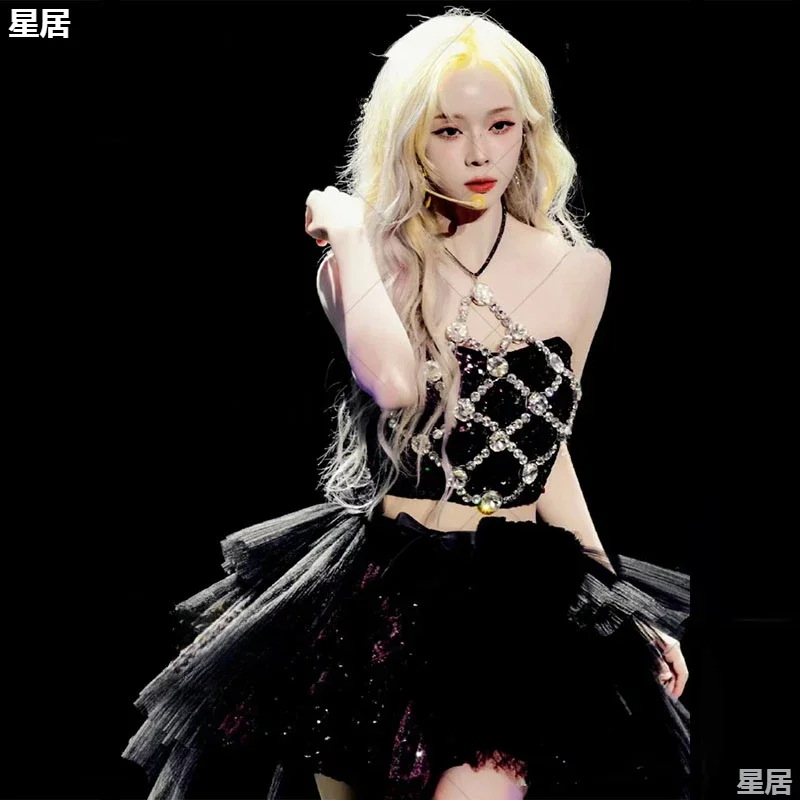 Neue Frauen Gruppe Kpop Bühne Outfits Sexy Schwarz Shiny Sling Tops Flauschigen Rock Nachtclub Dj Rave Kleidung Sänger Bühne Jazz Kleidung