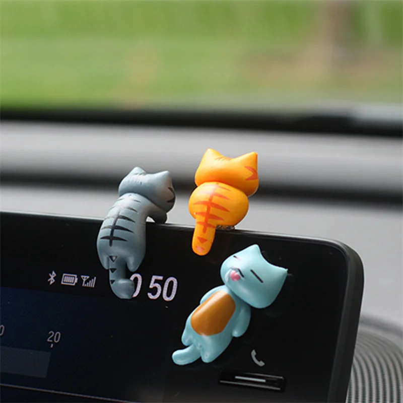 Car Lucky Cat Ornaments Car Dashboard Center Console Cute Resin Maneki-Neko Auto Interior DIY Decoration Accessories