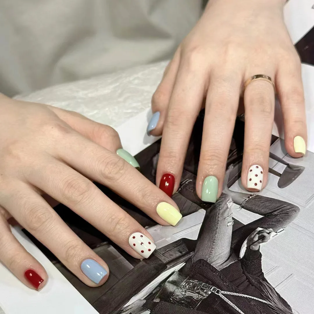 

24PCS Colorful Short Coffin False Nails with Glue Cute Dopamine Polka Dots Ins Designs Press on Nails Wearable Simple Fake Nails