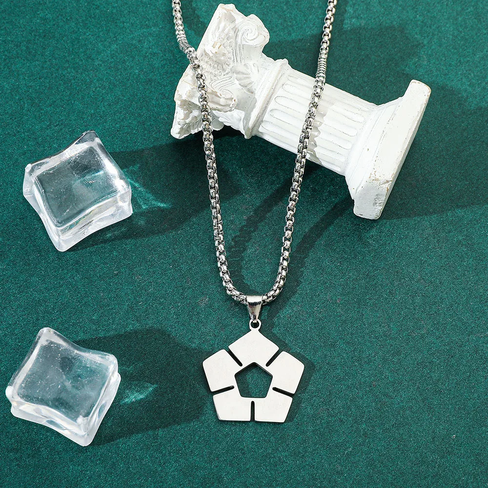 Modische Pentagon-Halskette Anime Cartoon Fußball-Symbol Edelstahl-Schmuck Kreative Cosplay-Accessoires Geschenk für Frauen Männer – Detail 5