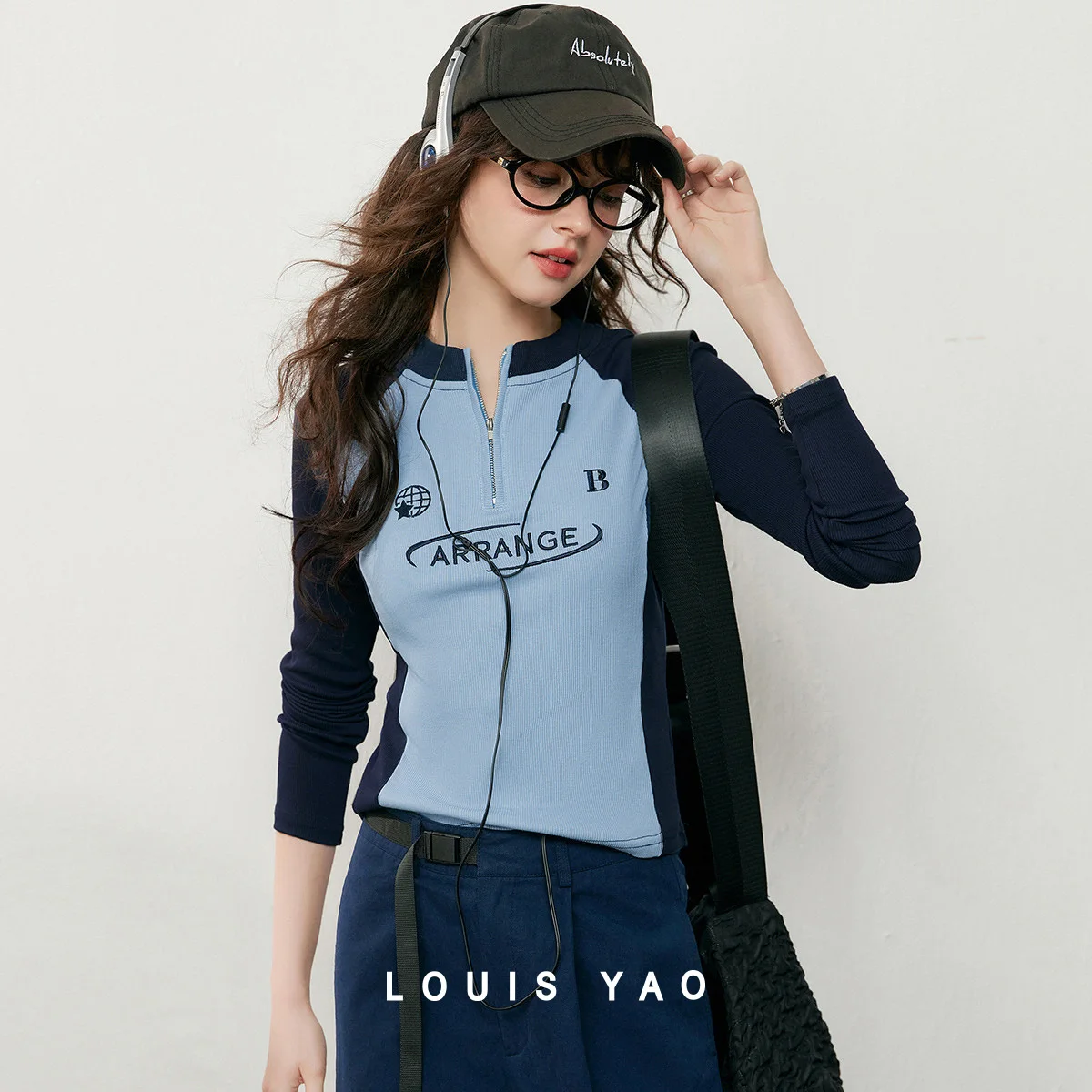 

LOUIS YAO Color Contrasting Letter Embroidered Long Sleeve 2025 Autumn Casual Micro Elastic Splicing Zipper Women's T-shirt