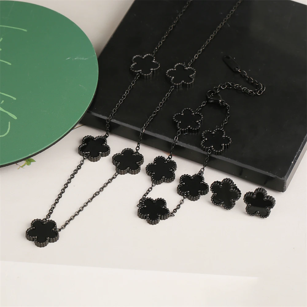 Hot Stainless Steel Gun Black Simple Plant Five-leaf Flower Bracelet Necklace Earrings Three-piece Jewellery Set Ladies Clover