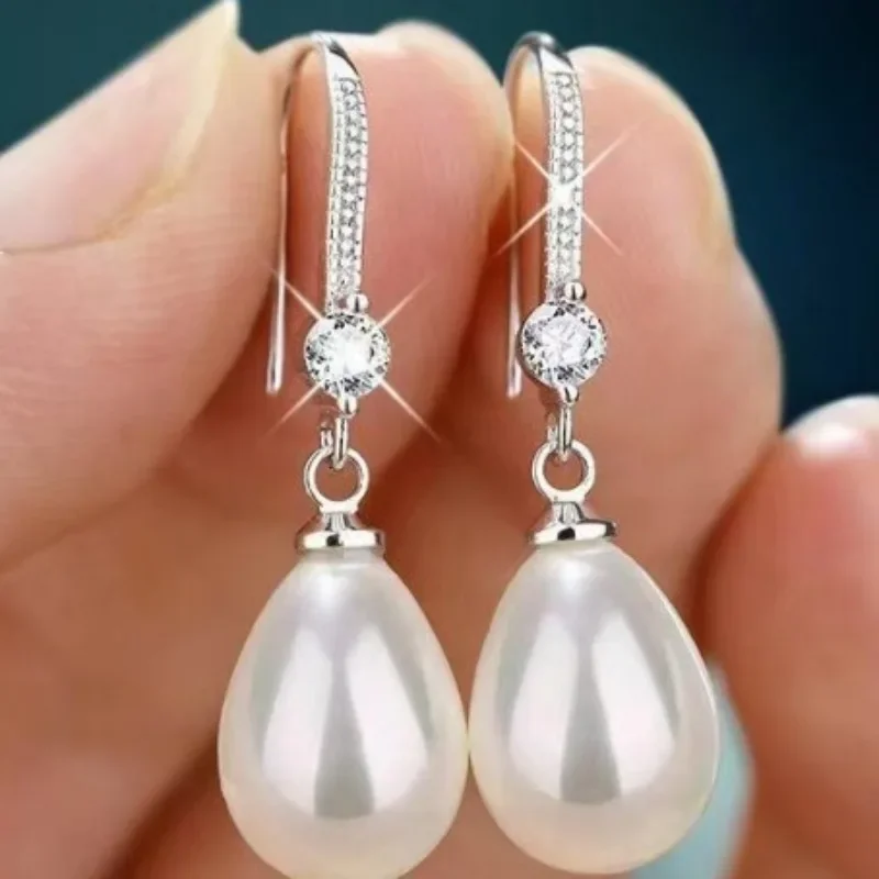 Elegant teardrop-shaped imitation pearl long earrings