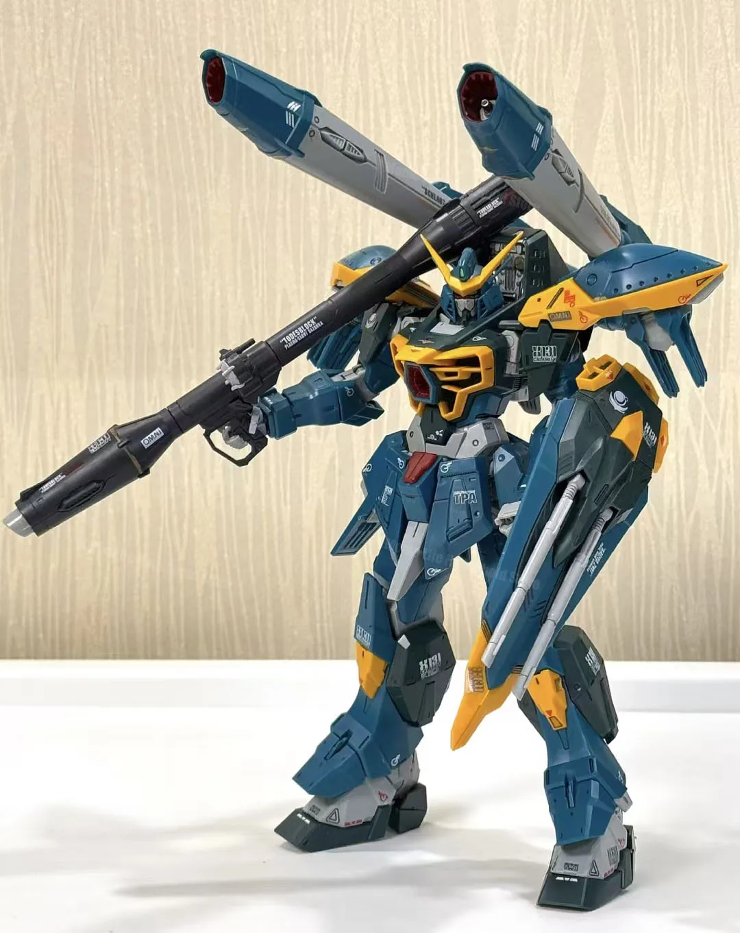 在庫あり BAOBAO と MENGHU 1/100 FM GAT-X131 カラミティ組立モデルキットアニメアクションフィギュアロボットプラスチックモデルギフトおもちゃ