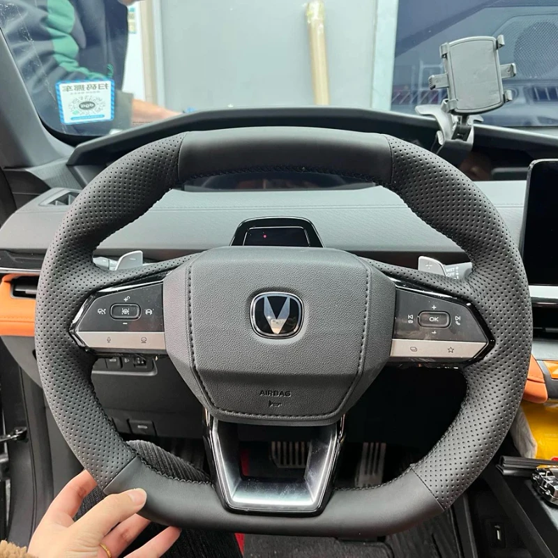 Hand Stitched non-slip black Genuine Leather Car Steering Wheel Cover For Changan UNI-V UNIV 2022-2024 CS55plus Cs75plus