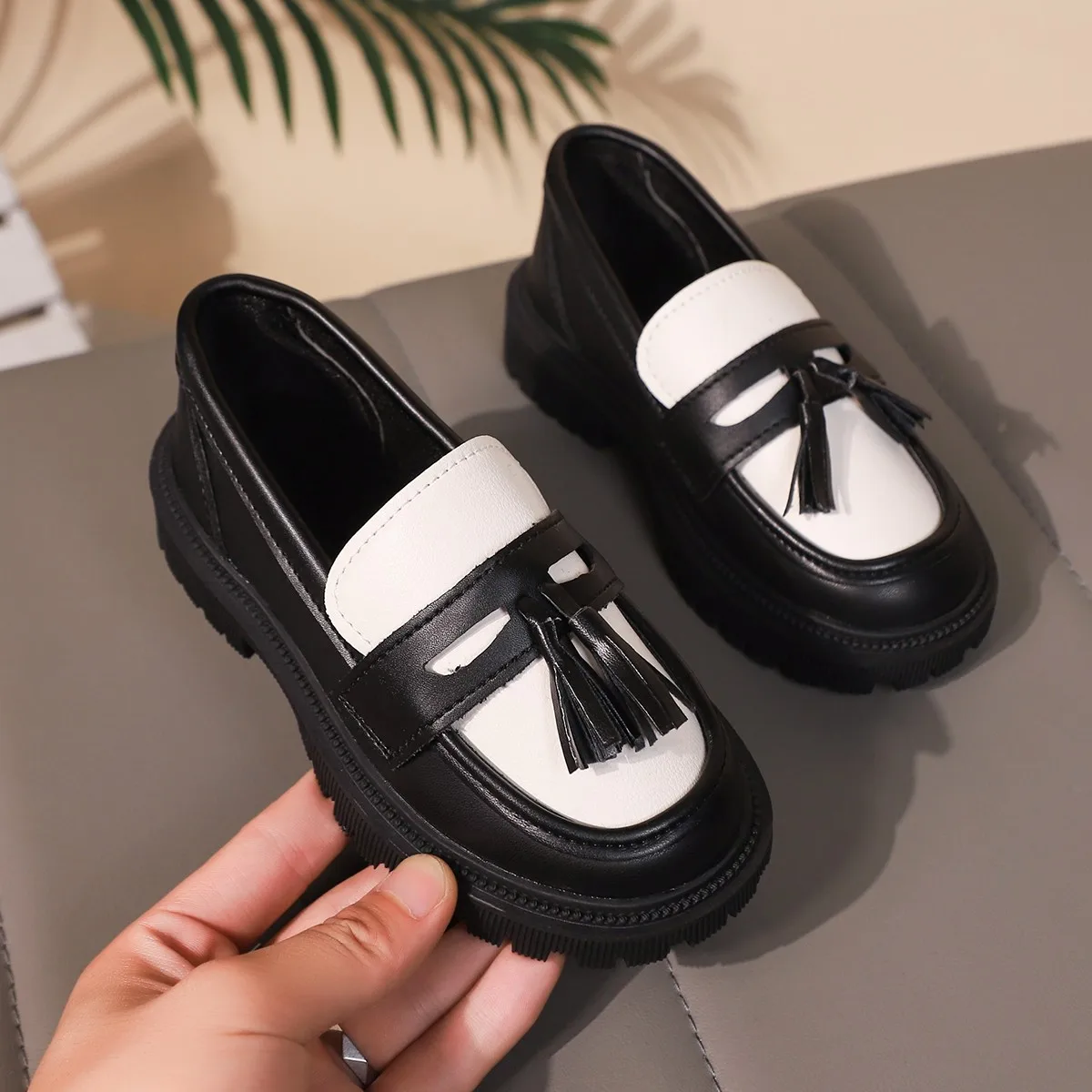 

Kids Flat Shoes with Sweet Tassels Girls Princess Shoes Round Toes Soft Bottom 2025 Autumn New Children Mary Jane Loafers Shoes