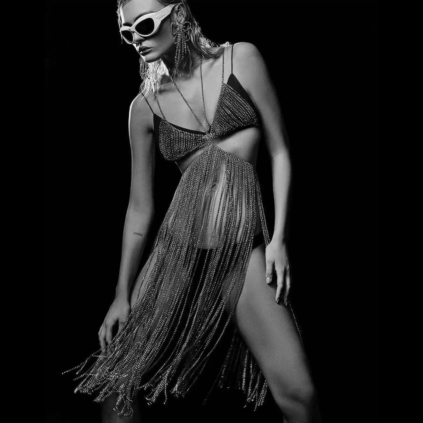 

Украшения для тела Сексуальная цепочка на грудь с кристаллами Бикини с кисточками Бюстгальтер-цепочка Юбка-цепочка Макияж Танцы Ночной клуб Сценическое представление Цепочка для тела