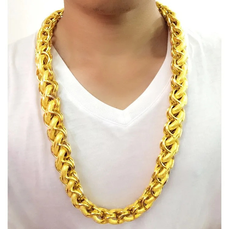 men’s bold fu character gold necklace with 24K pure gold AU999 looks striking and powerful for trips and parties.