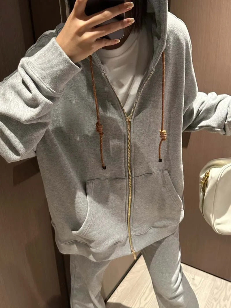 Sporty women's hoodie with fashionable and loose casual silhouette, long sleeved drawstring hooded zipper cardigan