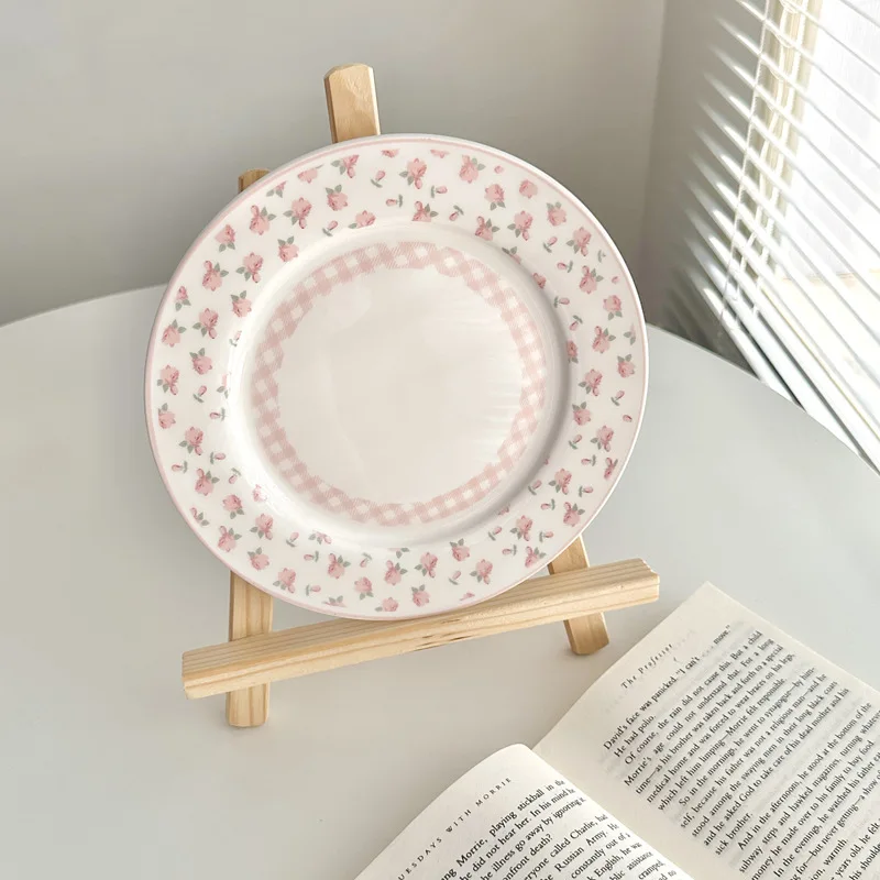 1Pc Pink Floral Ceramic Dinner Plate, Lace-Edged Girly Pink Hand-Painted Small Floral French Plate, Light Snack Salad Plate, Suitable for Home Decoration, Daily Breakfast Bread Plate, Afternoon Tea Cake Dessert Plate, Kitchen Tableware, Gift Present