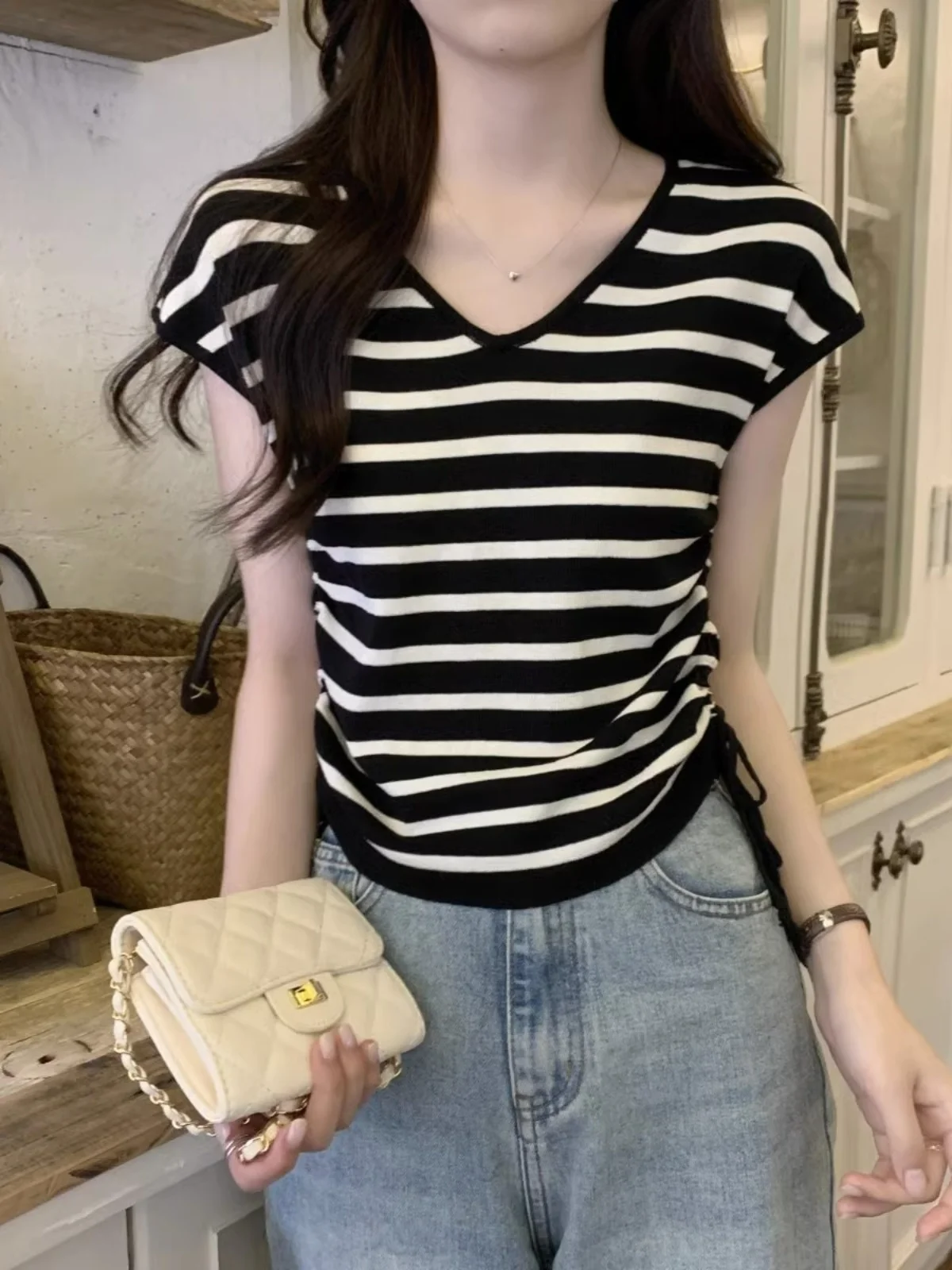 Slimming Effect Knitted Short Sleeve T-Shirt V-Neck Striped Drawstring Design Korean Style Commute Fashion Women's Top