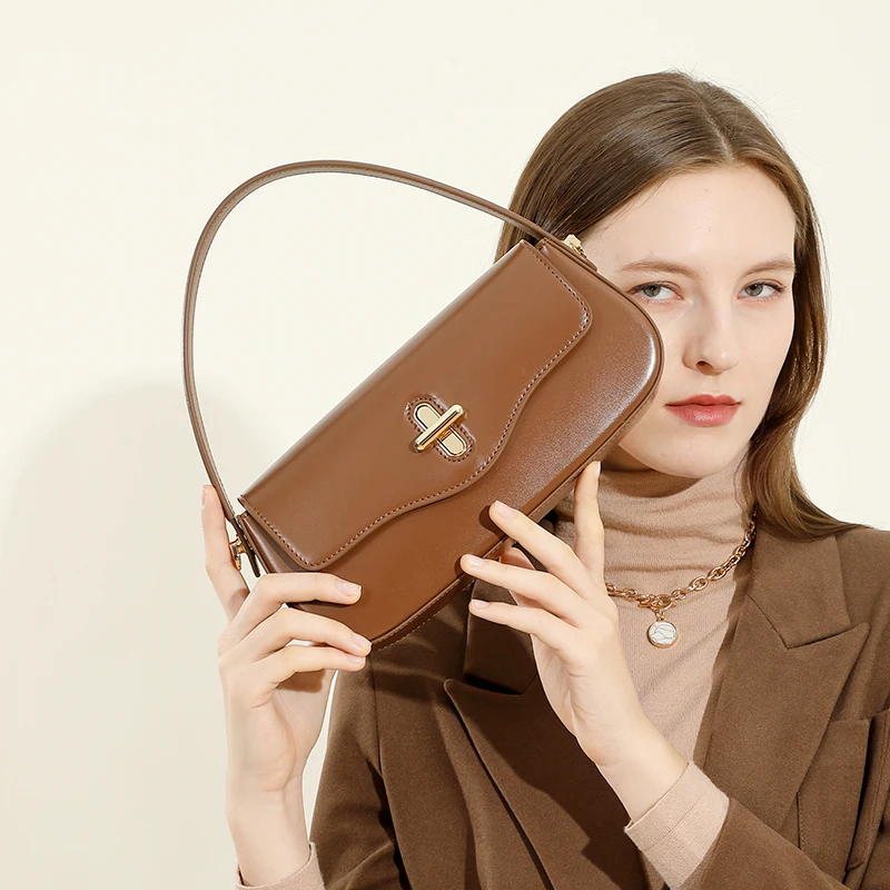 Genuine Leather Small Square Bag for Women, Fashionable Split Cowhide Shoulder Bag, Simple Crossbody Bag, Rectangular Handbag, Versatile Commuter Bag with a High-Quality Feel
