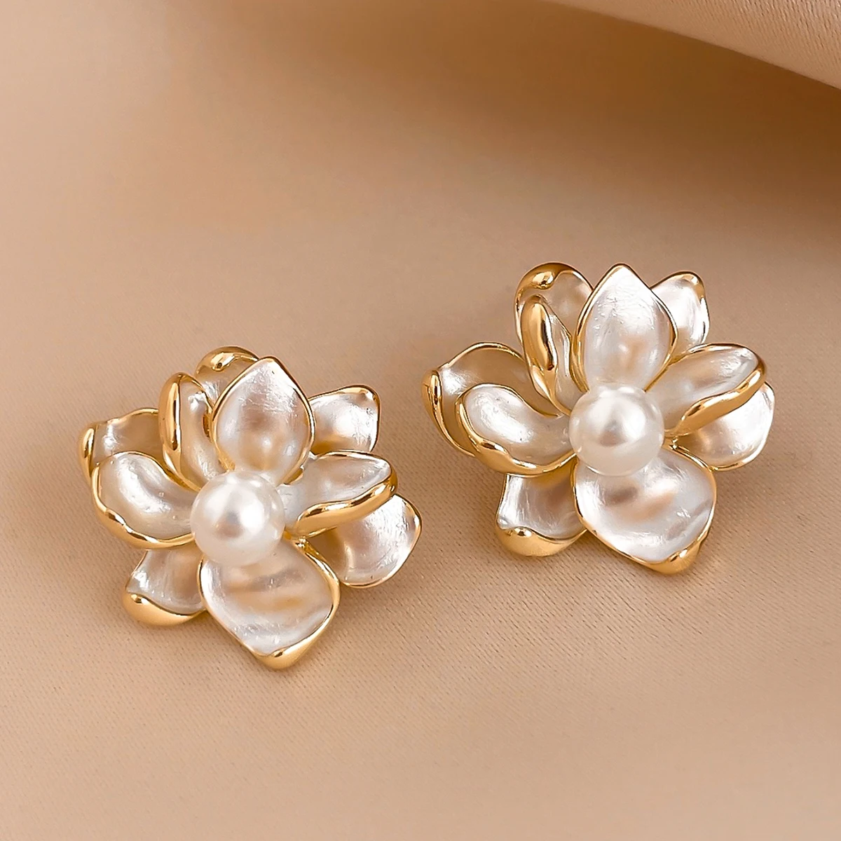 Delicate Plant Flowers Piercing Stud Earrings Imitation Pearl Accent Women's Ear Studs Versatile Jewelry Lover's Birthday Gift