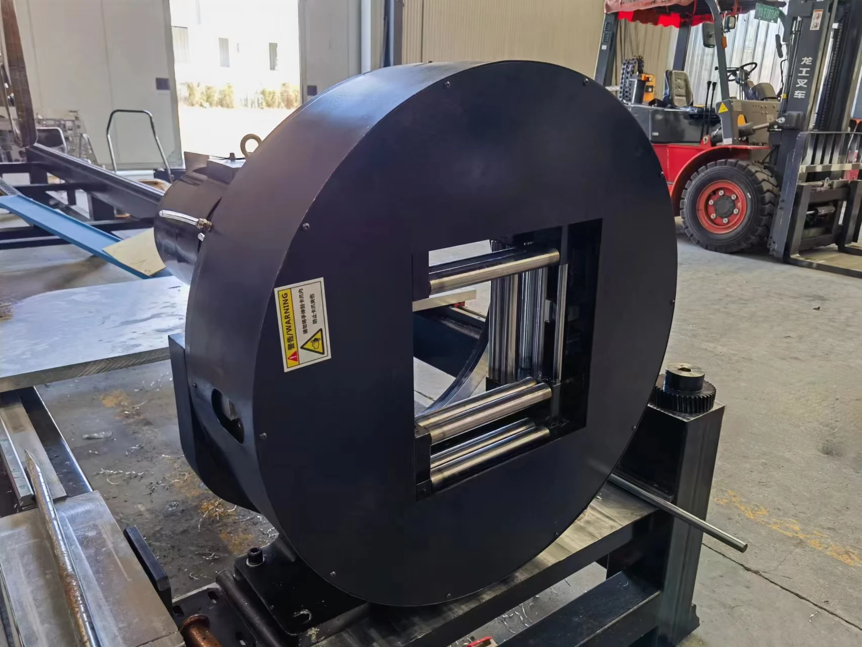 Best Fiber  Tube Cutting Machine Industrial High Speed Small Tube Automatic Feeding Auto Feeding Pipe Cutting Machine