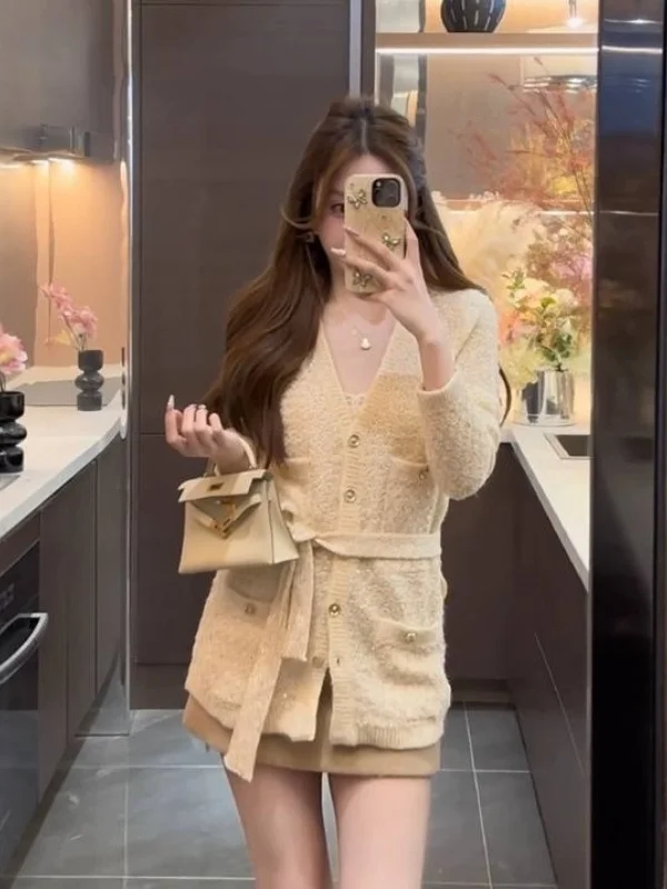 

Элегантный трикотаж с V-образным вырезом в корейском стиле для женщин – тренд весны 2026, мягкий, комфортный, с длинным рукавом, защита от загрязнений