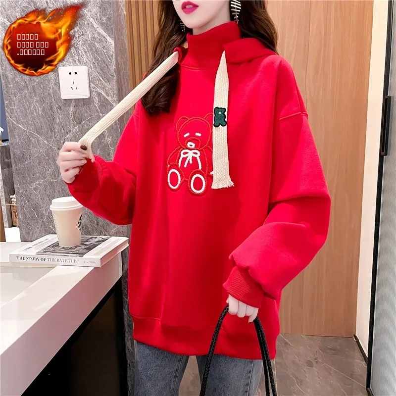 เสื้อฮู้ดผู้หญิงไซส์ใหญ่ ความยาวปานกลาง สีแดง เสื้อสเวตเตอร์ปีใหม่ สไตล์เกาหลี ทันสมัย เสื้อแขนยาว มีซับใน สวมใส่สบายๆ สำหรับเดินทาง