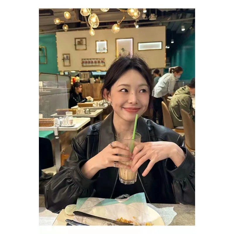 دراجة نارية نسائية جديدة لربيع الخريف فضفاضة متعددة الاستخدامات على الطراز الأمريكي سترة جلدية بسيطة على الطراز الأجنبي