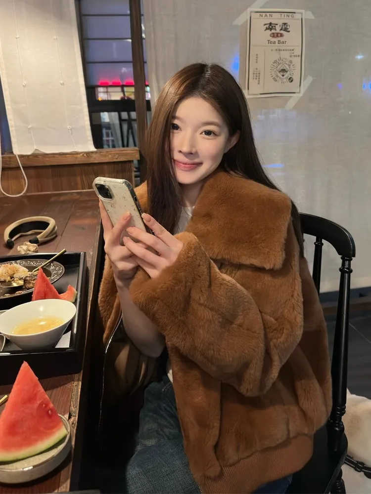 

Anna's Eco-Friendly Thiened Fur Collar Warm Women's Coat Plu Rabbit Fur Jaet Casual Sle ort Length Zipper Closure