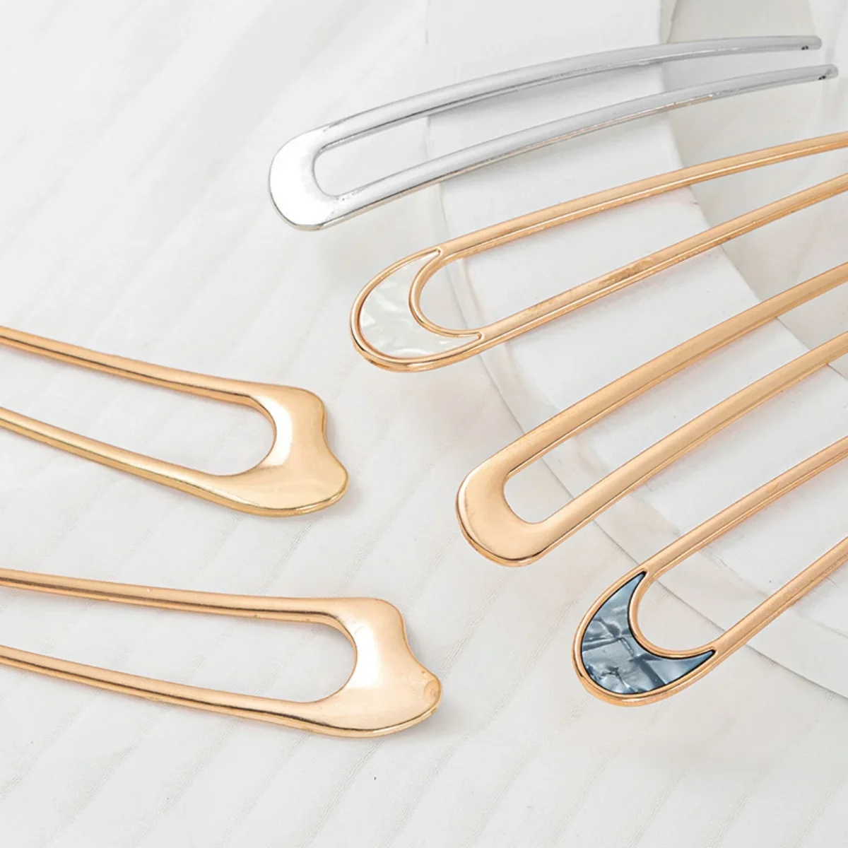 Fashion U-Shaped Metal Hair Fork with Shell Inlay Elegant French Hairpin for Women's Hairstyles
