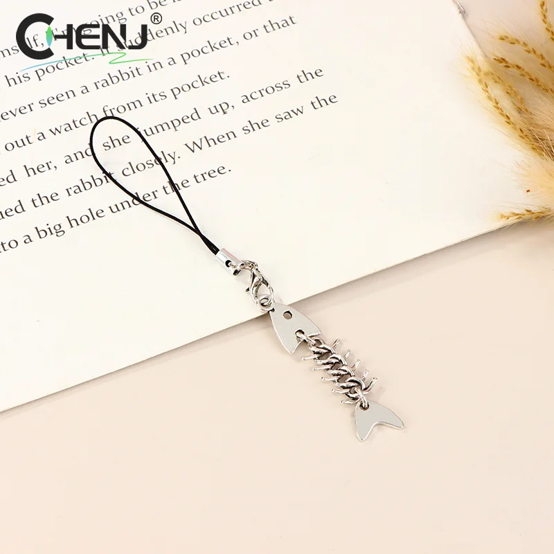 1pcs Y2K Creative Fishbone Mobile Phone Chain Metal Fish Bone Phone Lanyard Cell Phone Charm Keycord Accessories