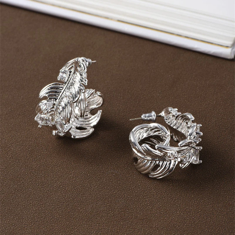 Feather earrings for women new Chinese-style elegant Rolled leaf studs Ear accessory
