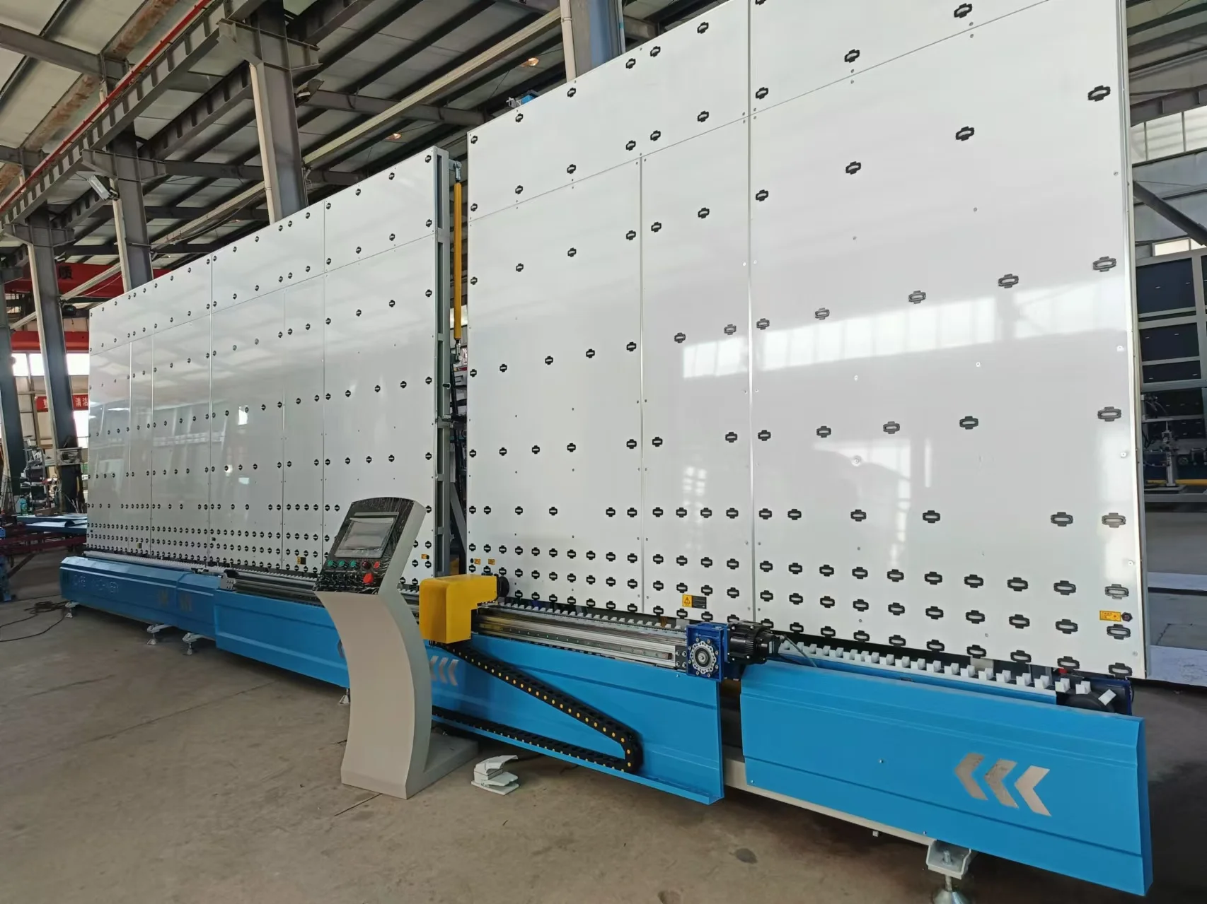 Automatic Sealing  Continuous Sealing of Insulating Glass Units with Different Forms and Dimensions