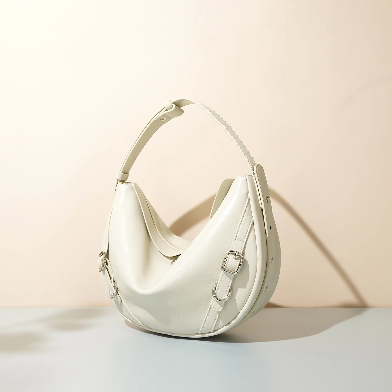 

Сумка для подгузников с карманами с маркировкой помогает молодым родителям сохранять порядок и точно знать, где каждое изделие находится.