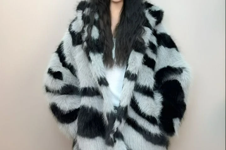 

Thickened Coat Fur Women Eco-Friendly Fur 2025 Winter New Style Warm Slimming