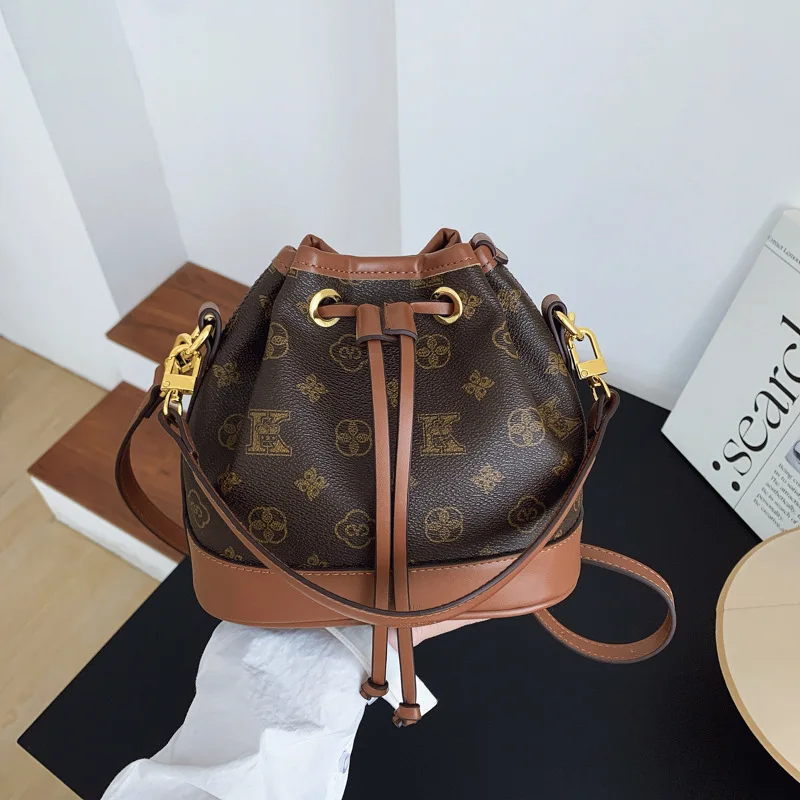 

Printed Drawstring Bucket Bag, Women's Korean Style Shoulder Purse, Chic Retro Commuter Crossbody, Versatile Day to Night Tote