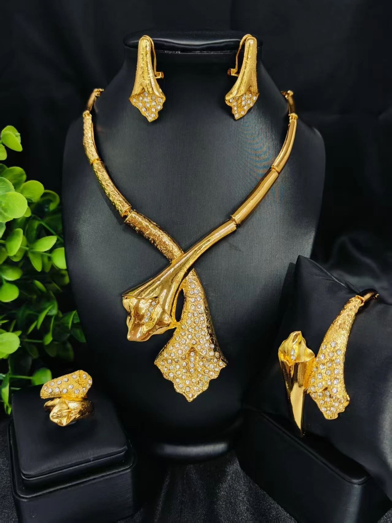 

Luxury Elegant Flower with water drill Necklace Bracelet Ring Earrings For Women Women's Jewelry Set